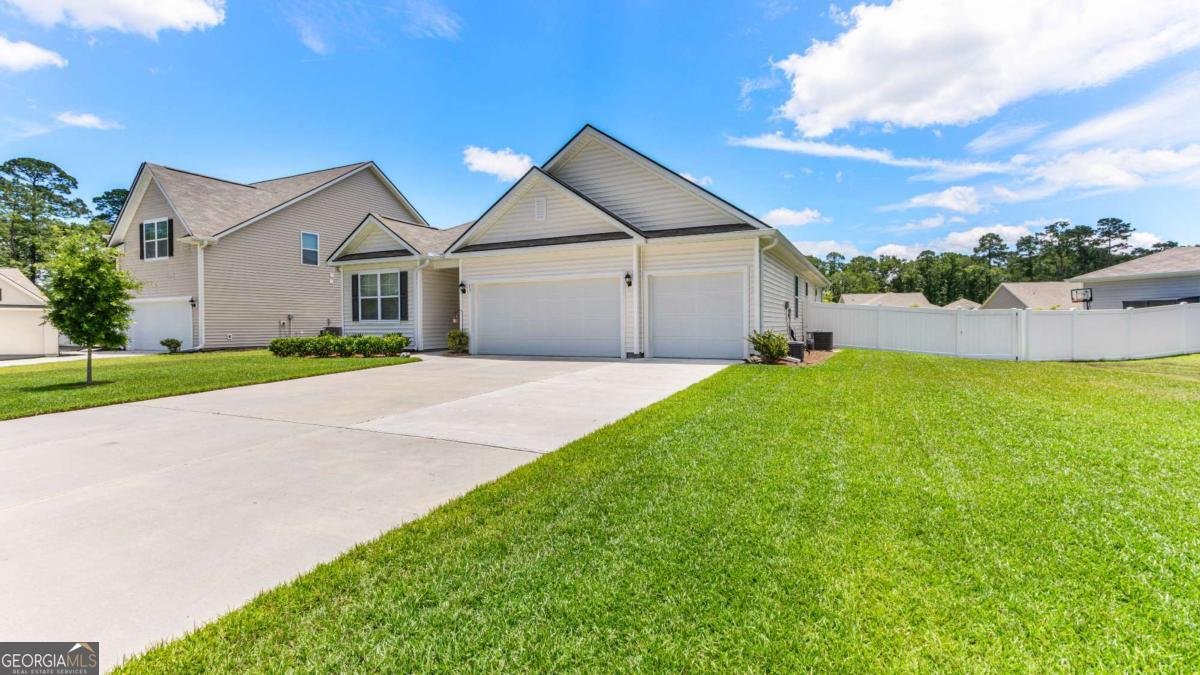 33 Woodford Reserve Drive Pooler - 2