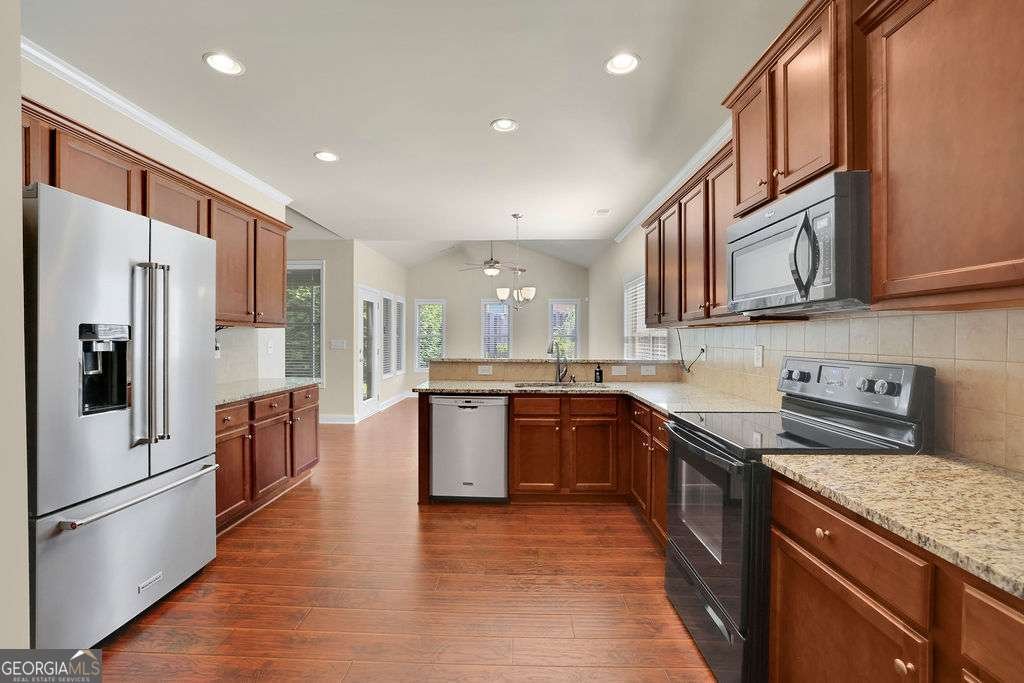 1550 Rolling View Drive Cumming - 16