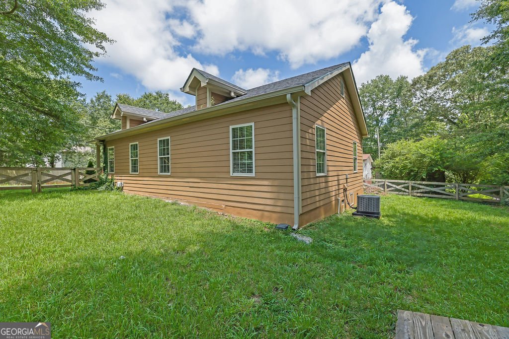 219 1st Street Woodstock - 3