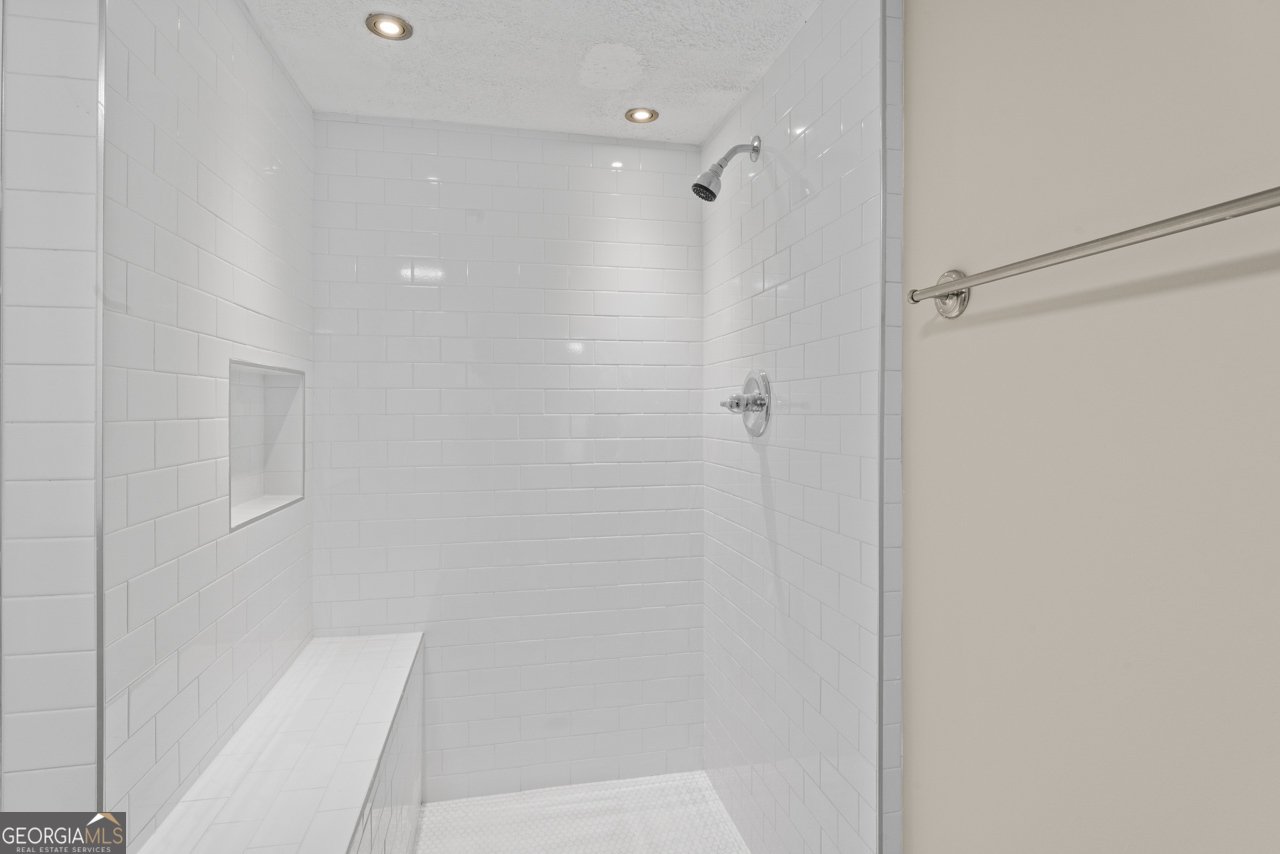 166 James Drive Hampton - 19