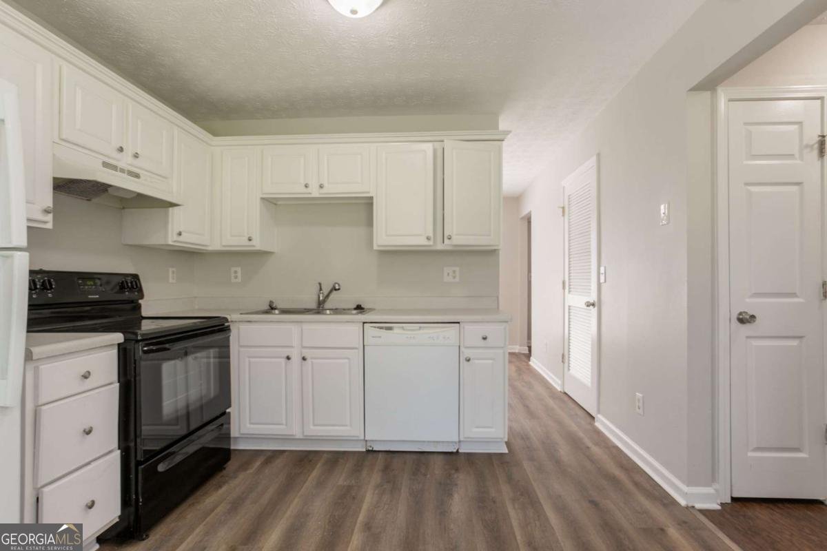 711 Ashley Lane Stone Mountain - 11