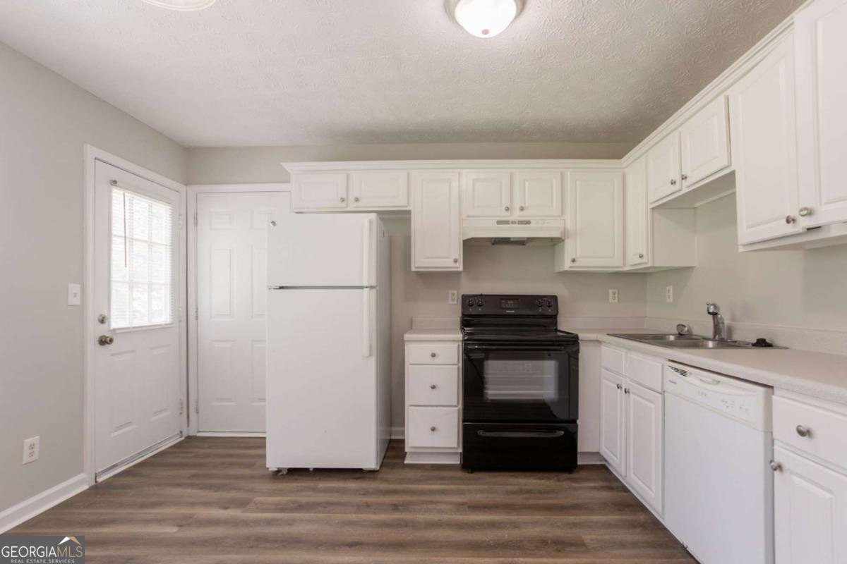 711 Ashley Lane Stone Mountain - 8