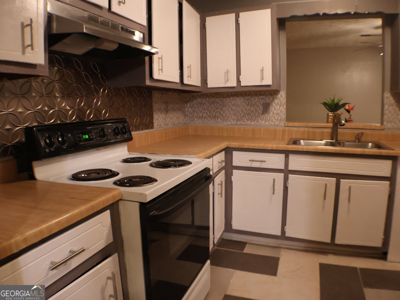 2498 Robinhood Drive Ellenwood - 10