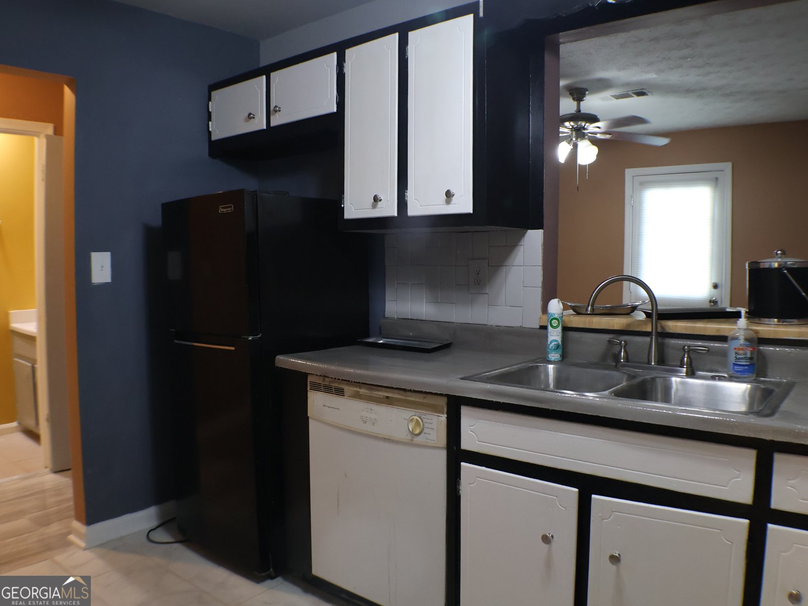 2498 Robinhood Drive Ellenwood - 28