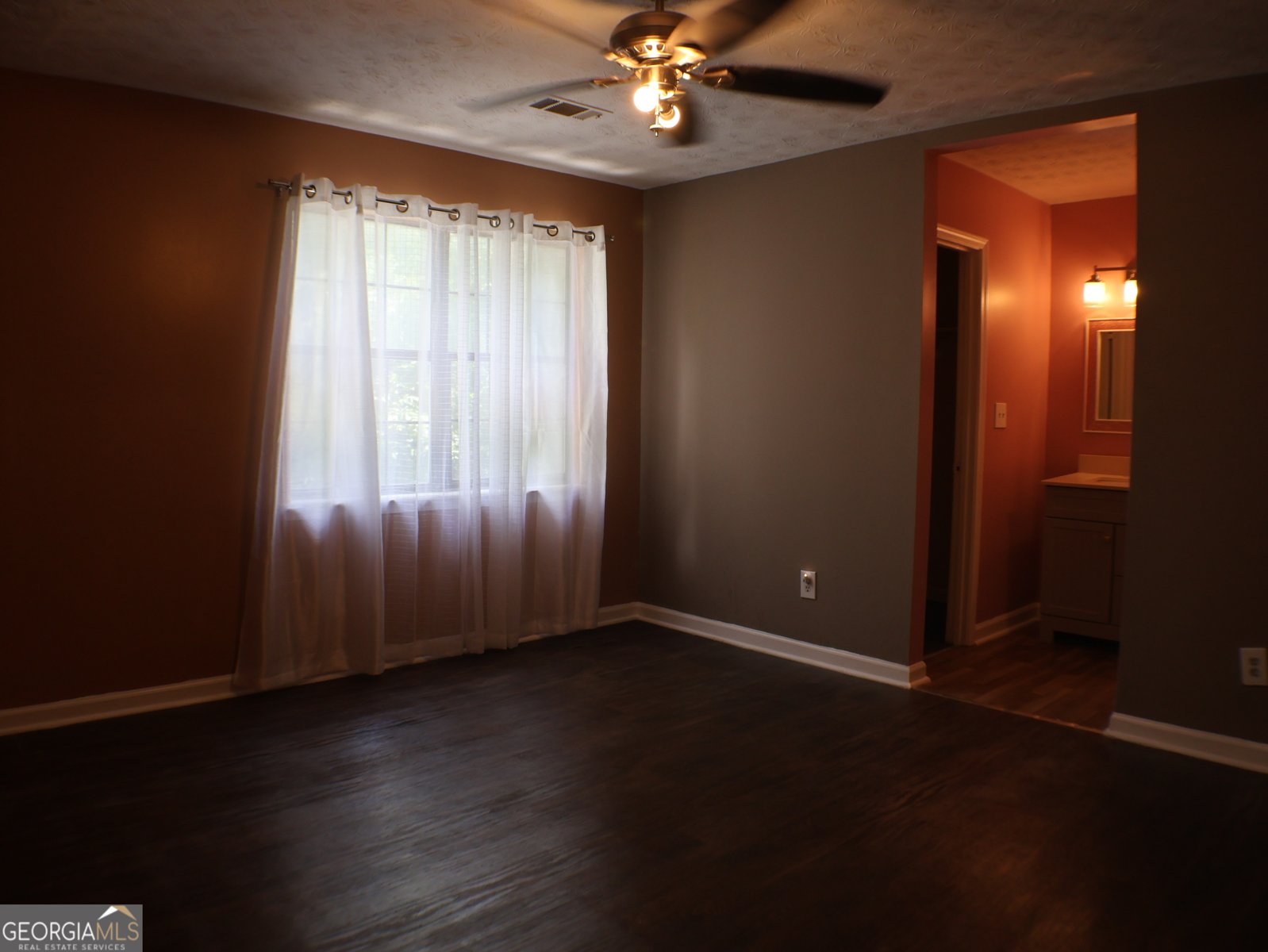2498 Robinhood Drive Ellenwood - 39