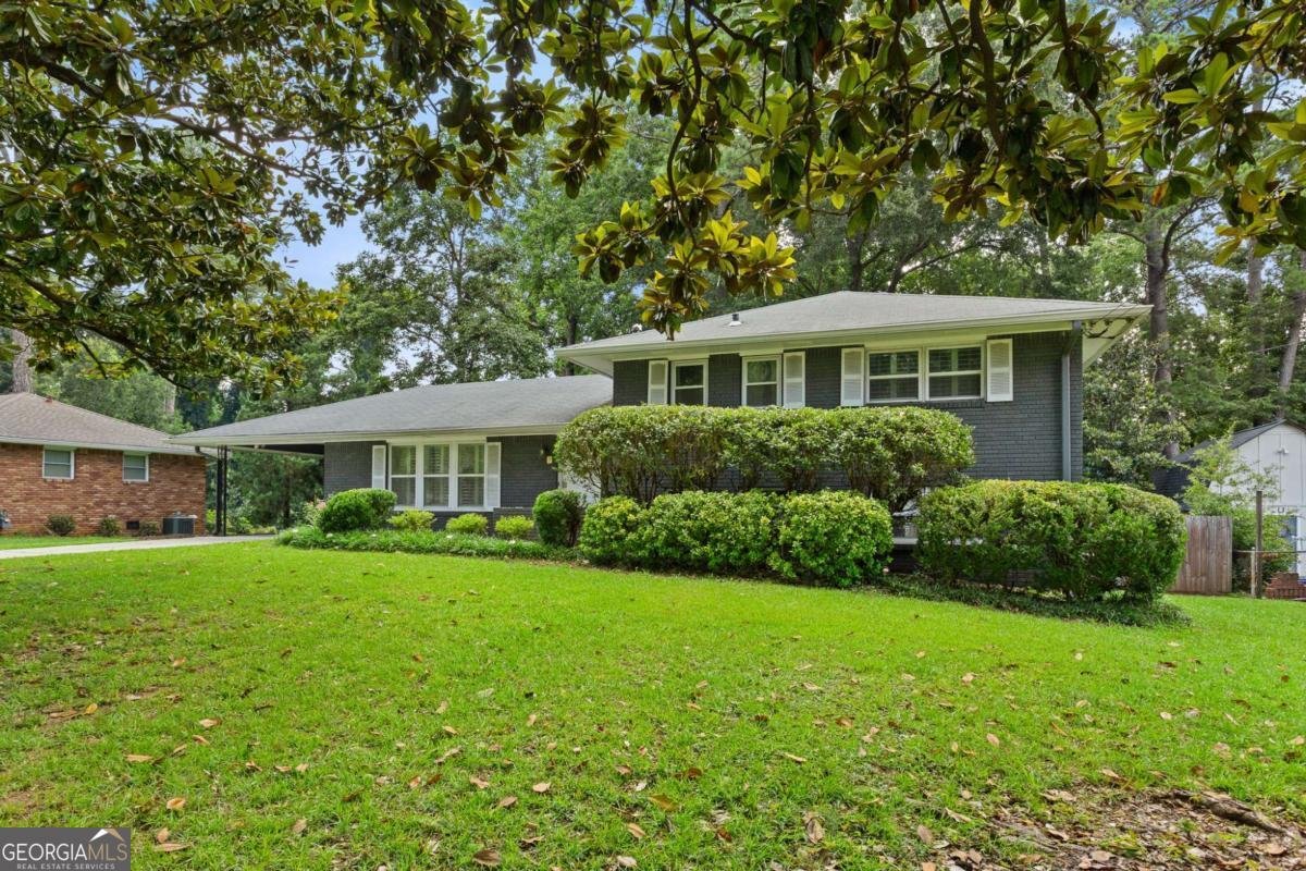 2416 Elmwood Circle Atlanta - 2