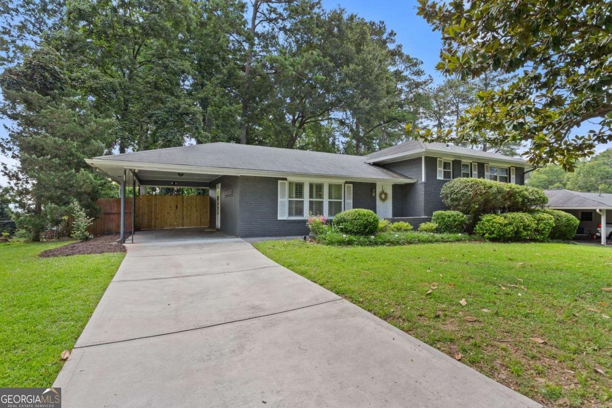 2416 Elmwood Circle Atlanta - 4