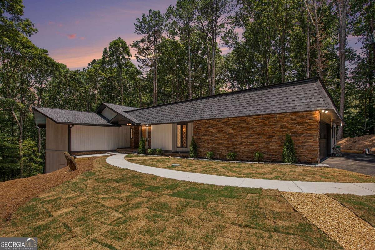 9025 Huntcliff Trace Atlanta - 1