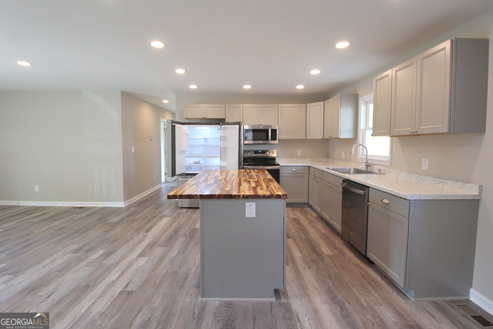 413 Spring Village Rd Lindale - 34