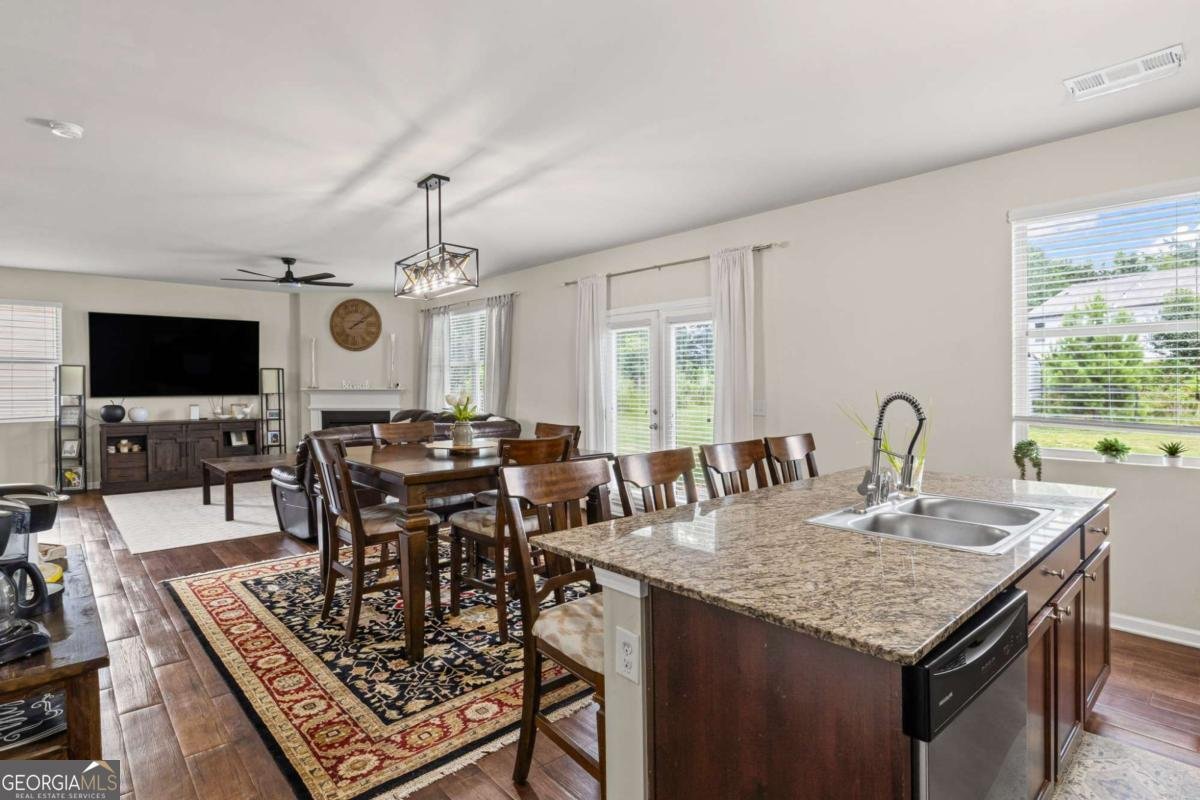 8553 BRAYLEN MANOR Drive Douglasville - 13