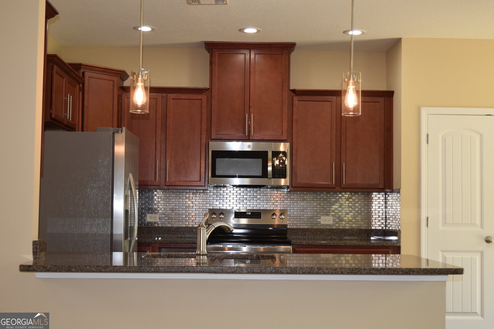 504 Bryant Lake Boulevard LaGrange - 7