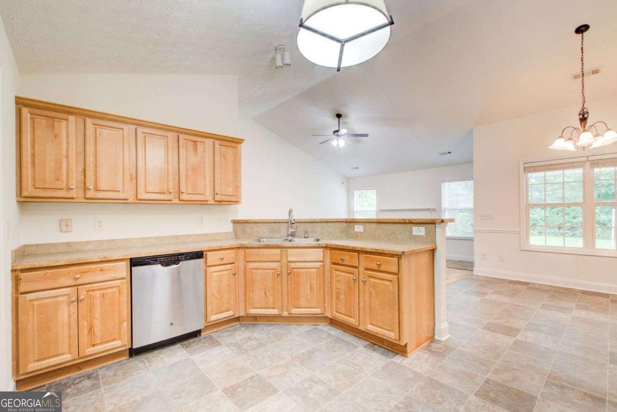 221 Glenview Trail Griffin - 15