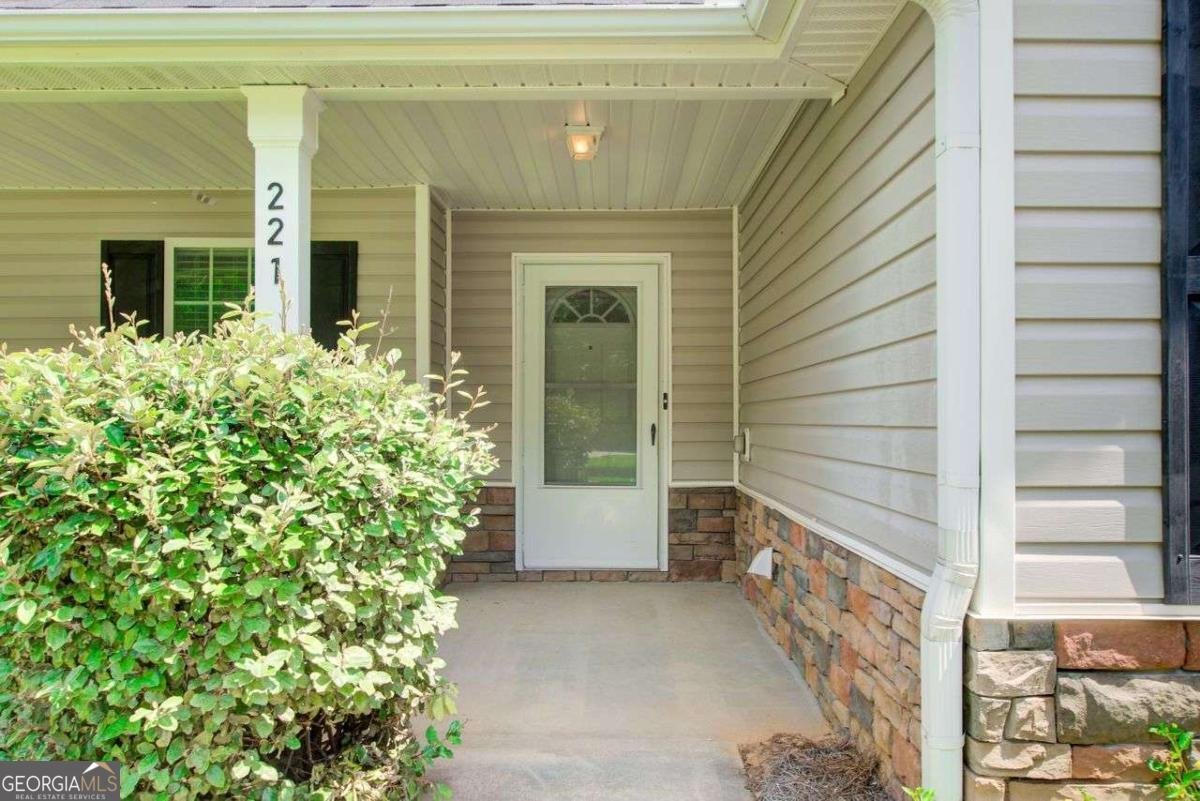 221 Glenview Trail Griffin - 2