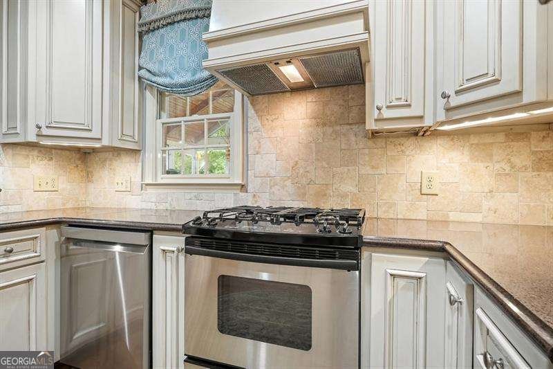4138 Glenlake Terrace Kennesaw - 23