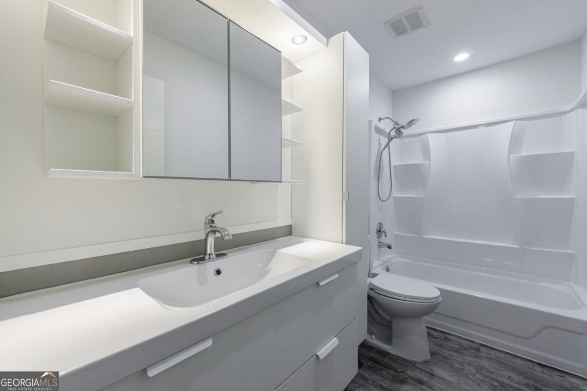 41 Basswood Circle Sandy Springs - 17