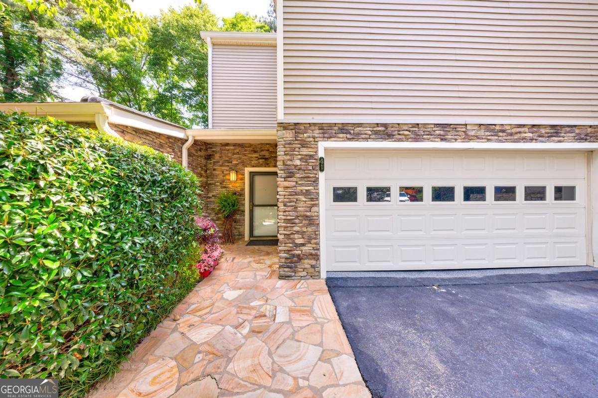 41 Basswood Circle Sandy Springs - 3