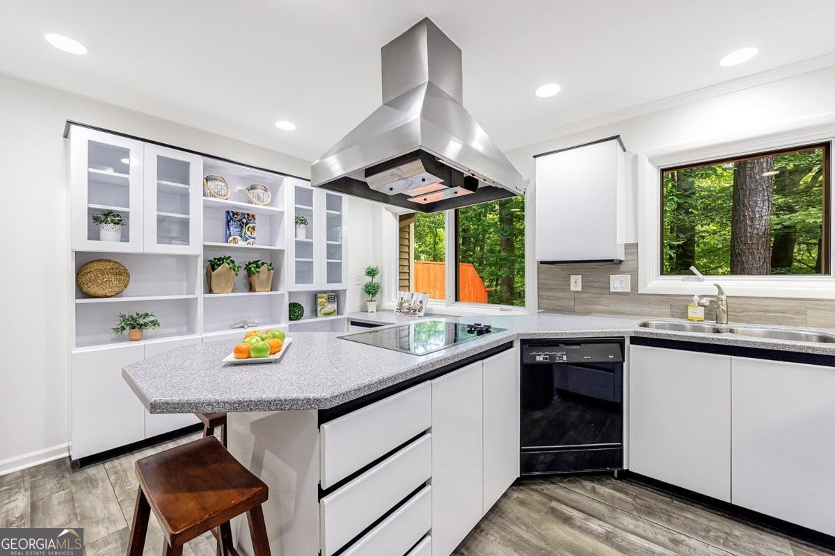 41 Basswood Circle Sandy Springs - 4