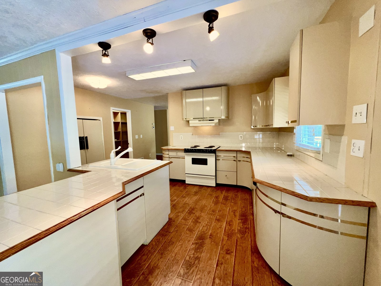 42 Joans Court Lawrenceville - 16