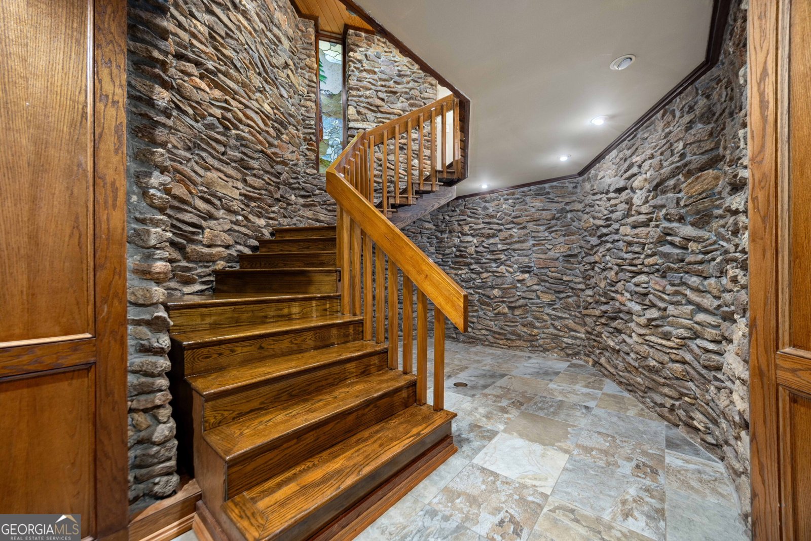 6045 Round Hill Court Columbus - 1