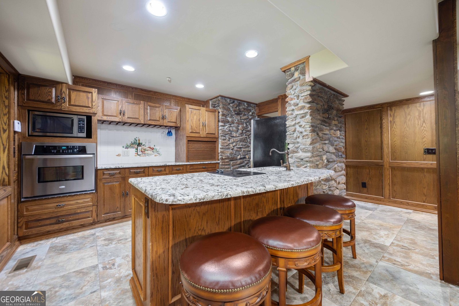 6045 Round Hill Court Columbus - 6