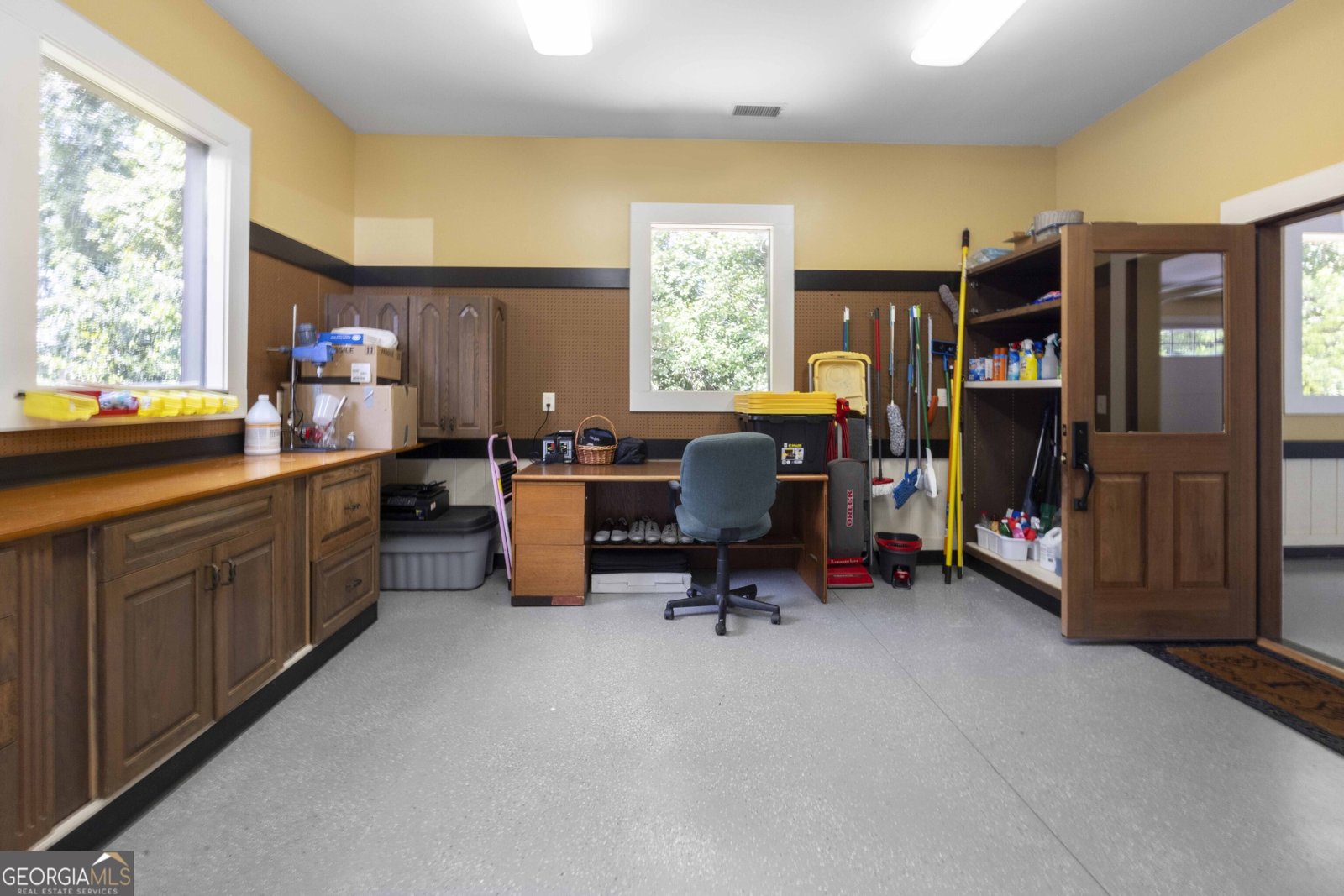 6045 Round Hill Court Columbus - 75