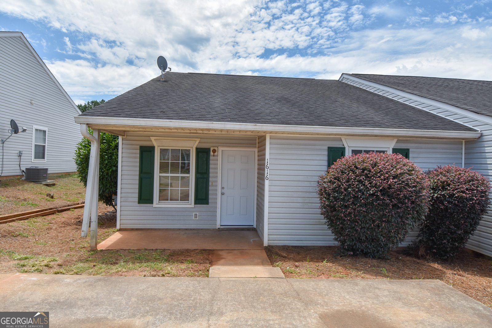 1616 Summerwoods Circle Griffin - 2