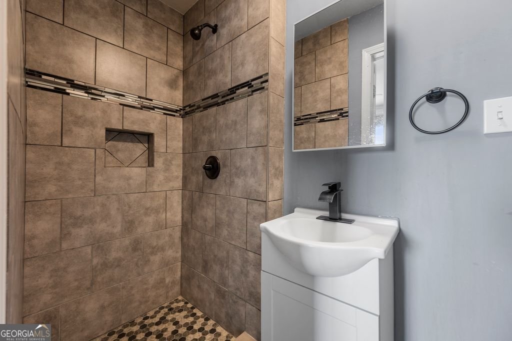 1472 Norman Berry Drive East Point - 11