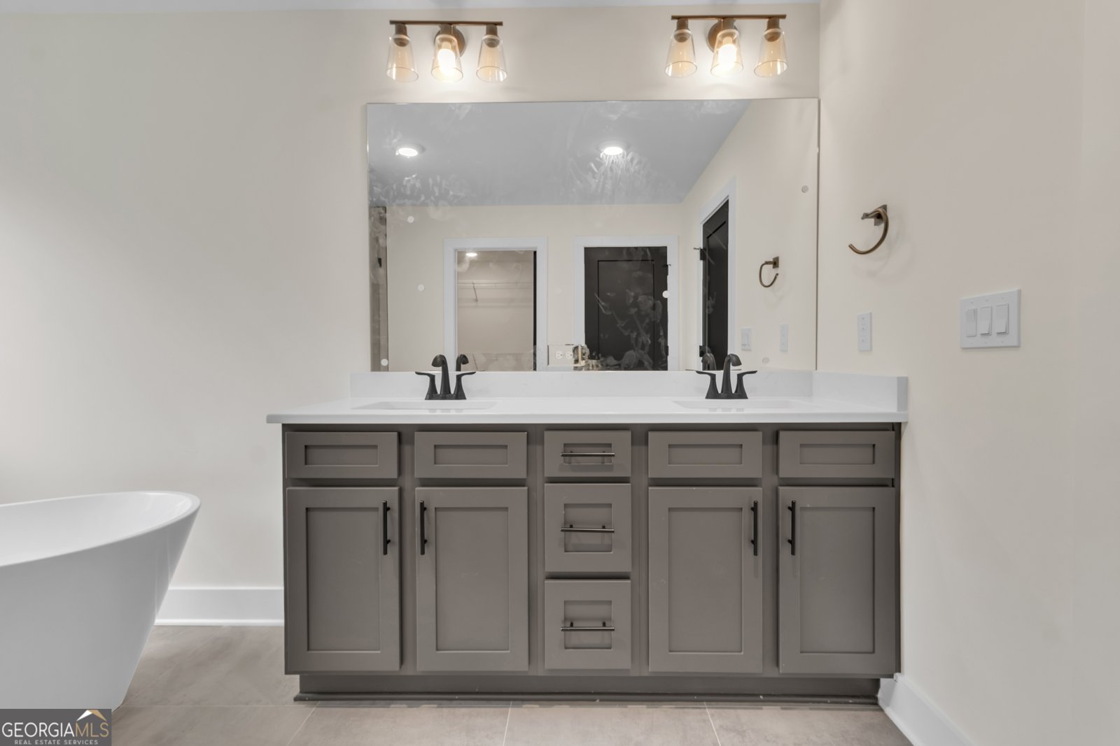 1128 E Shoreview Road Mcdonough - 38