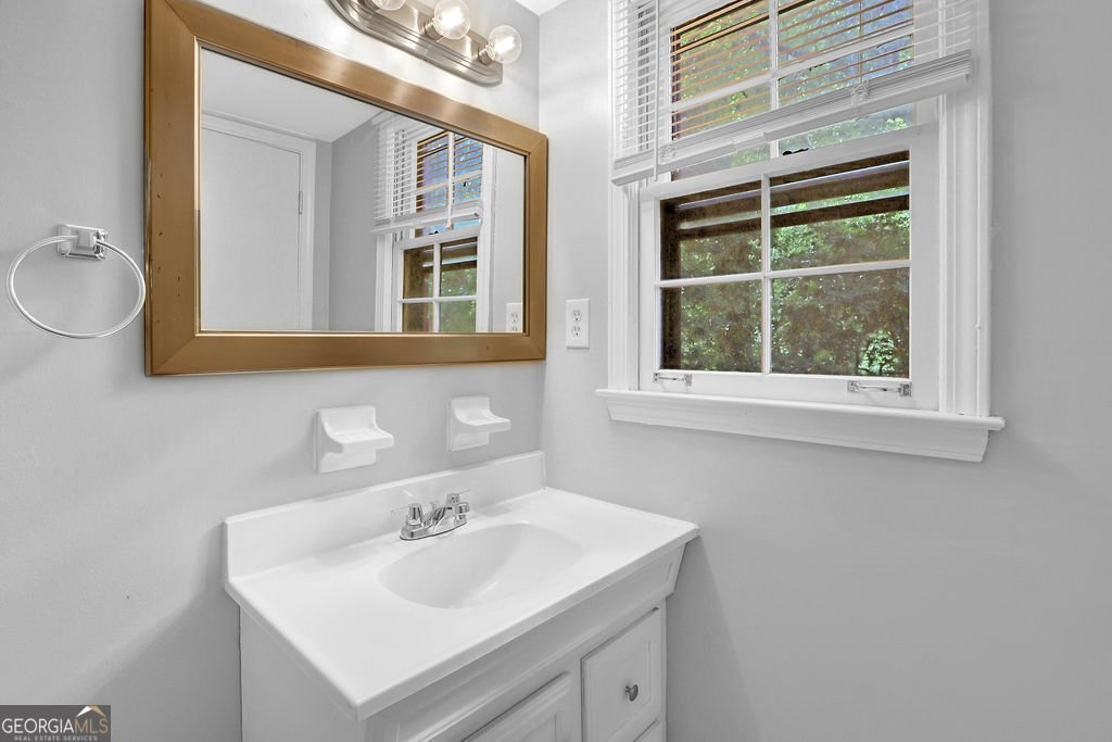 4246 Rue Saint Michel Stone Mountain - 27