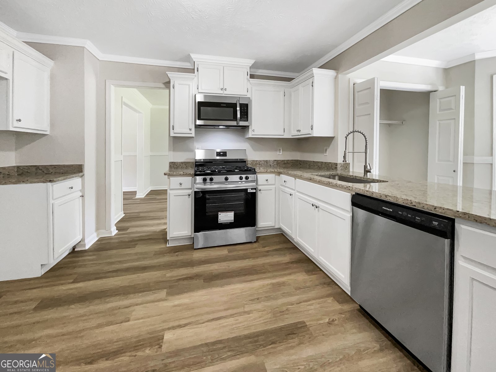 268 Heathrow Drive Riverdale - 6