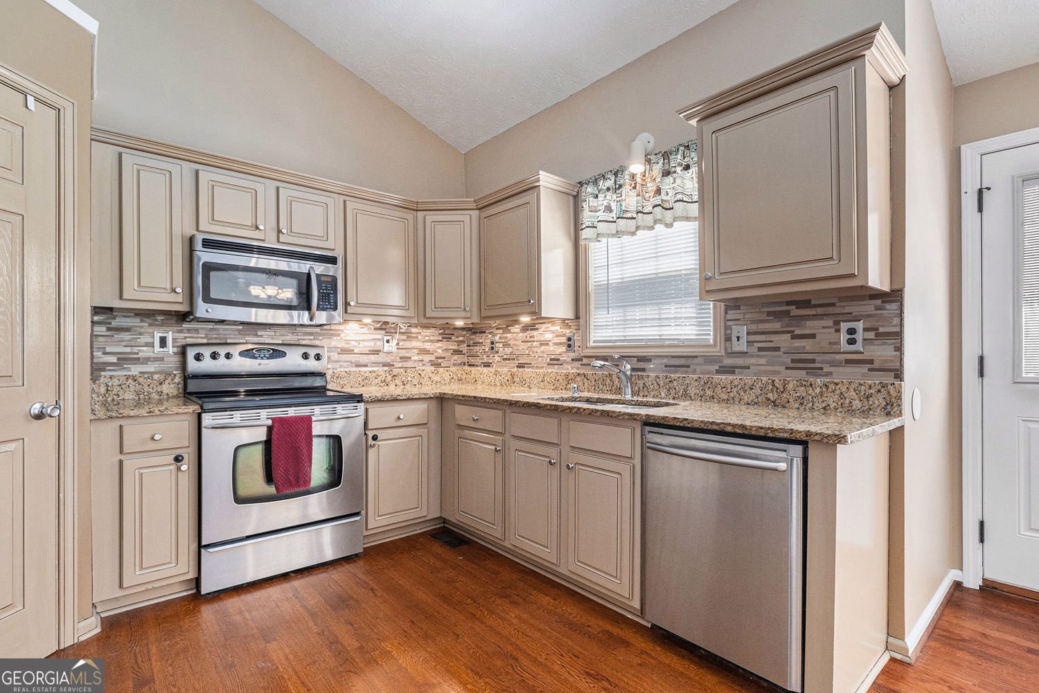 6411 Compass Drive Flowery Branch - 16
