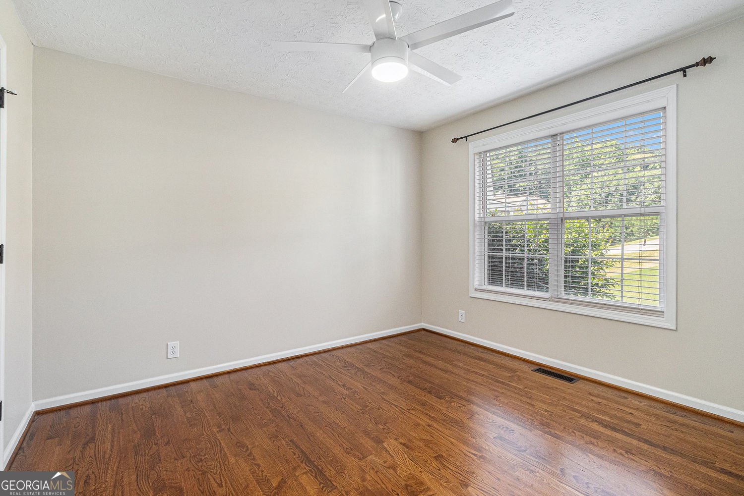 6411 Compass Drive Flowery Branch - 23