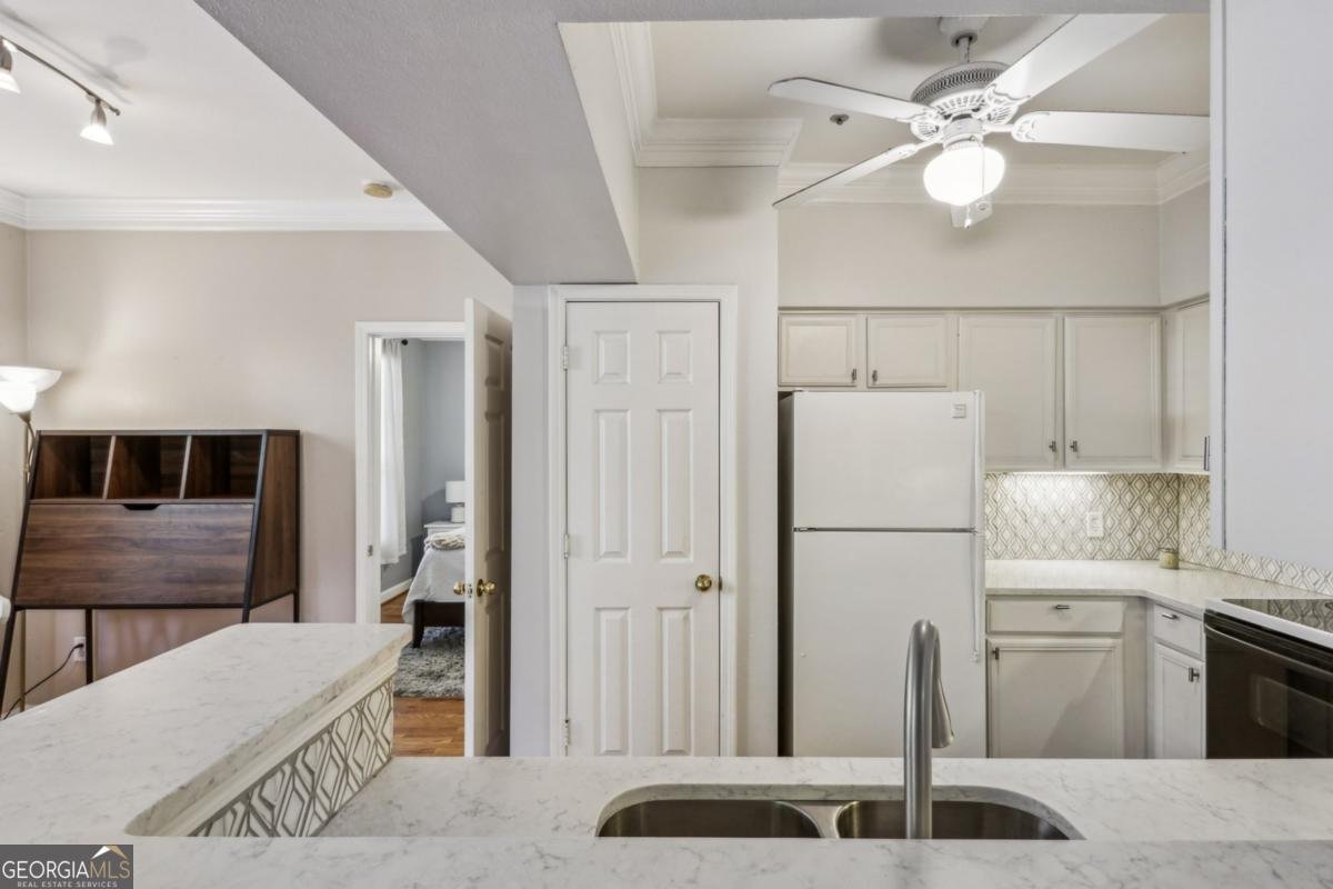3777 Peachtree Road Atlanta - 15