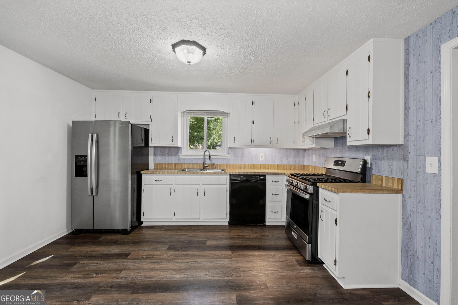 880 Winfield Court Marietta - 1