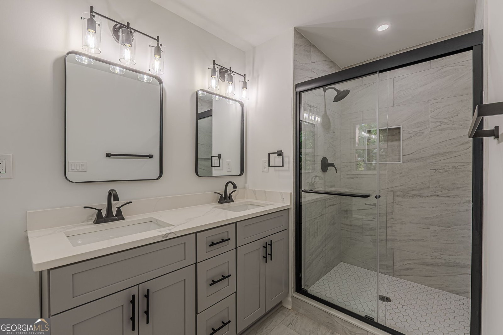 2352 GLENDALE Drive Decatur - 27
