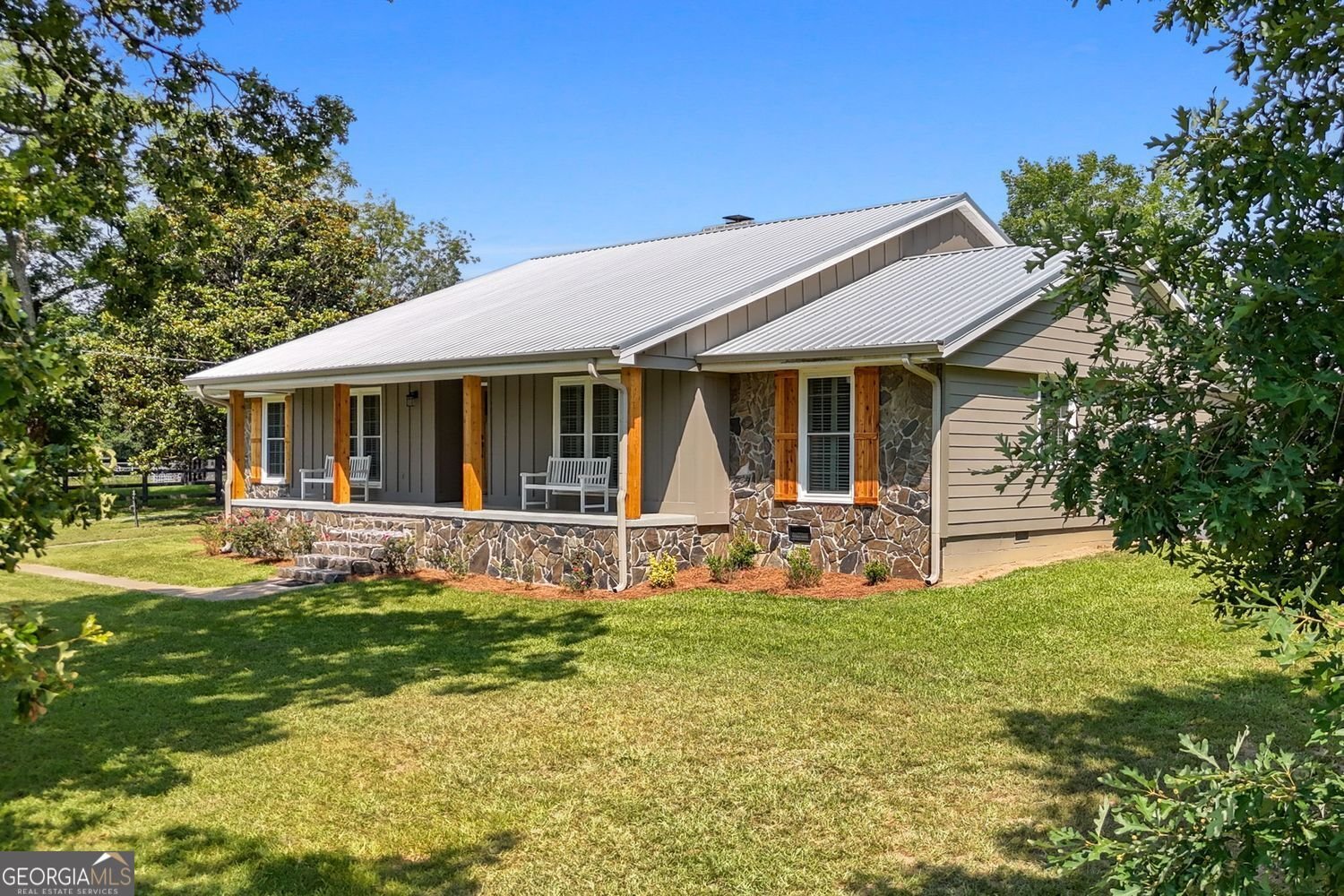 8272 Old Zebulon Road Molena - 1