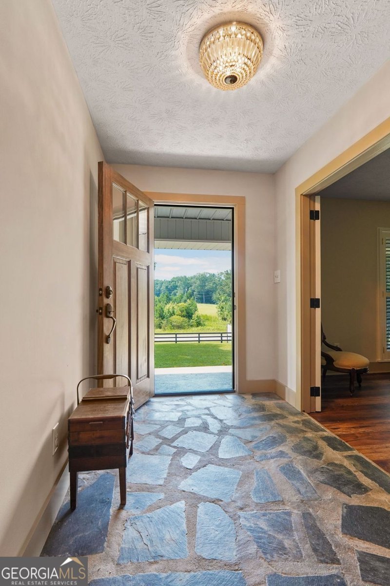 8272 Old Zebulon Road Molena - 16