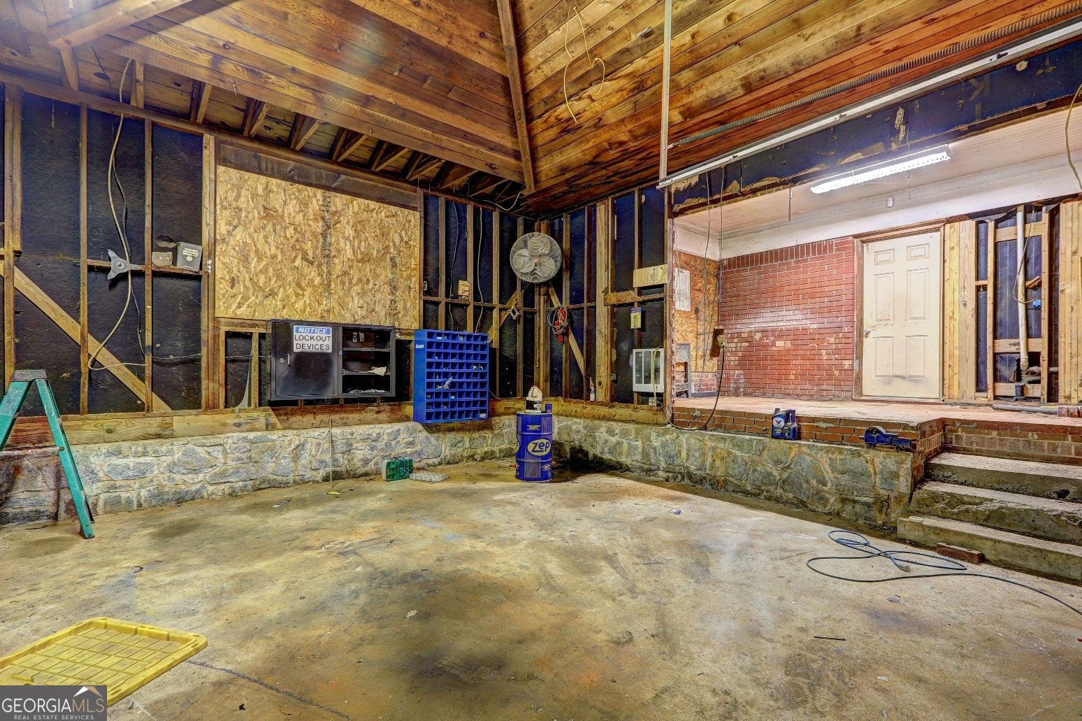 2742 Highway 20 Hampton - 27