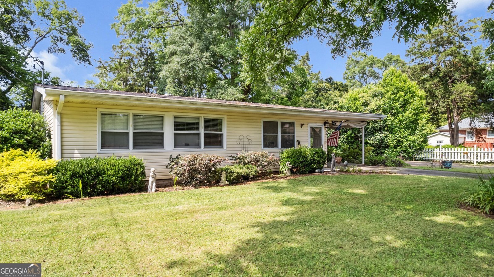 214 Victoria Avenue Cedartown - 1