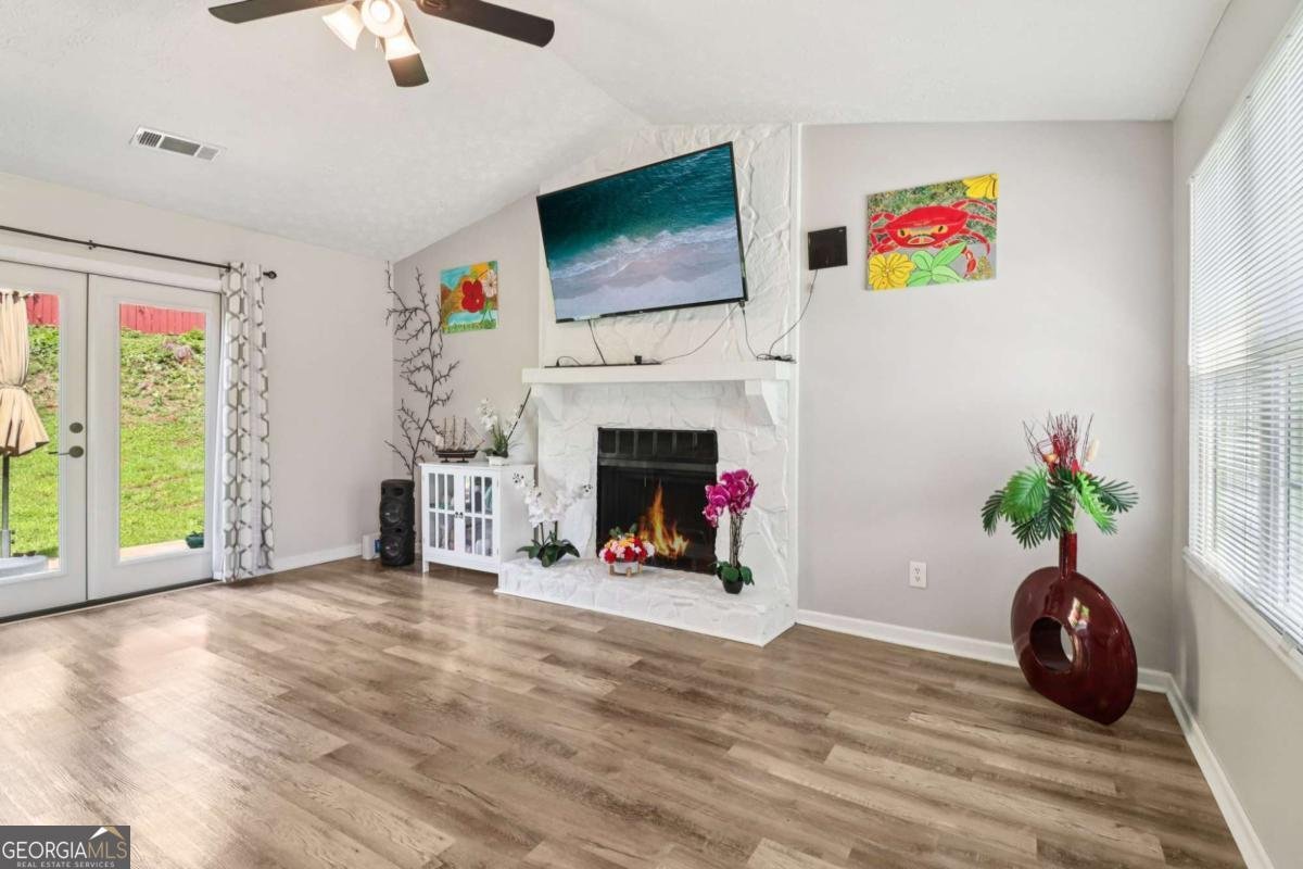 1126 Mainstreet Valley Drive Stone Mountain - 3