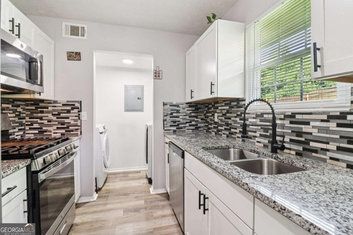 1126 Mainstreet Valley Drive Stone Mountain - 9