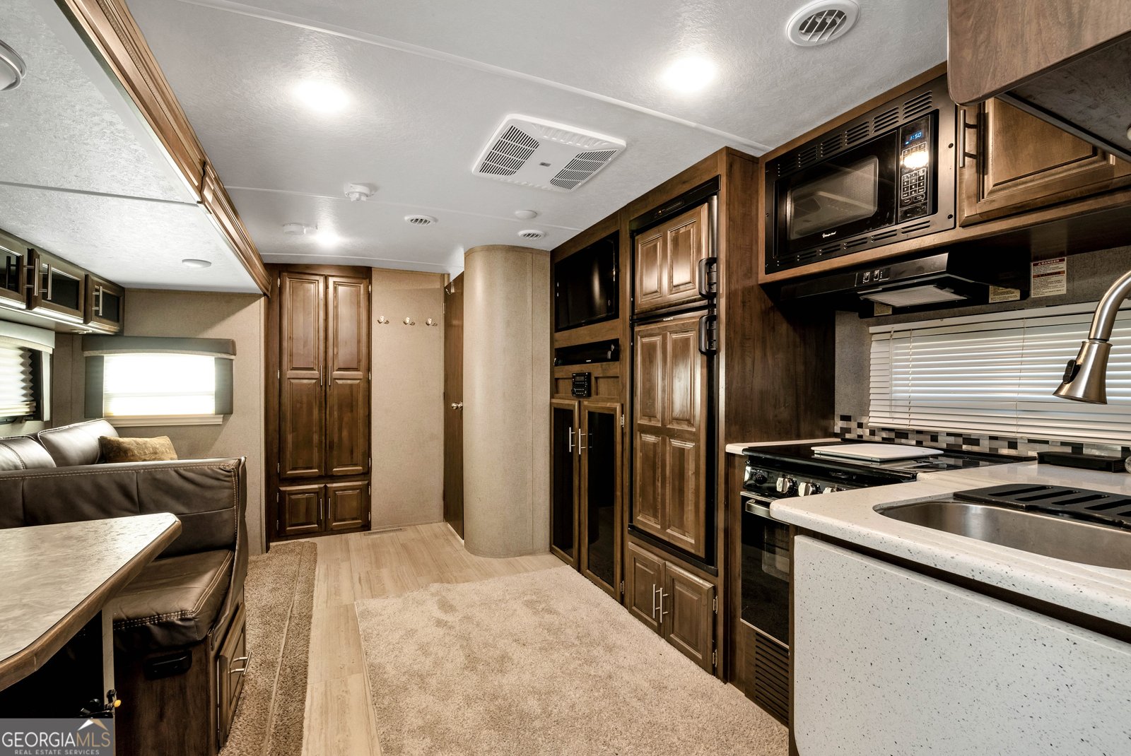518 Riverside Drive Cleveland - 11