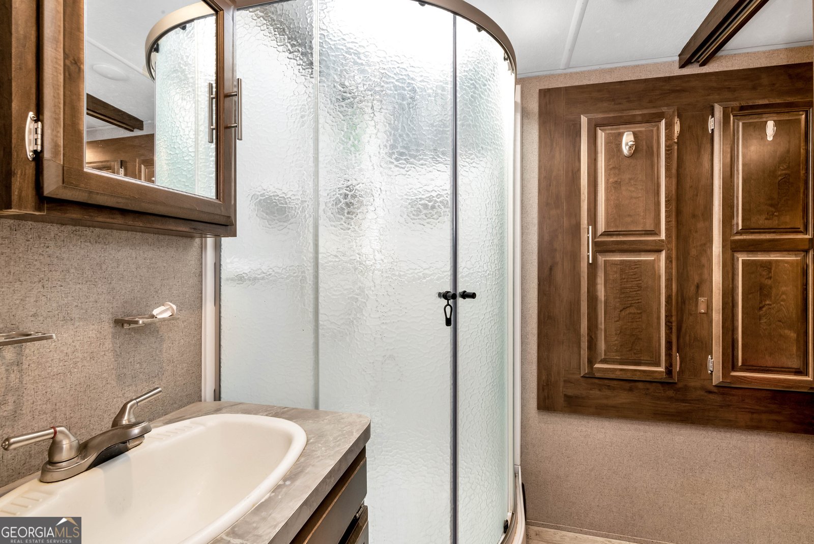 518 Riverside Drive Cleveland - 19