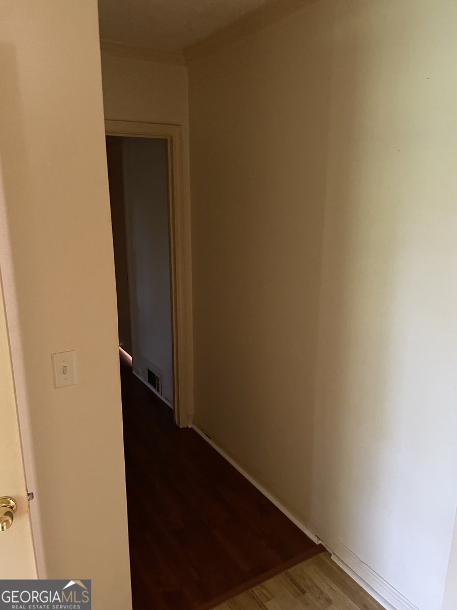 221 James Street Winder - 15