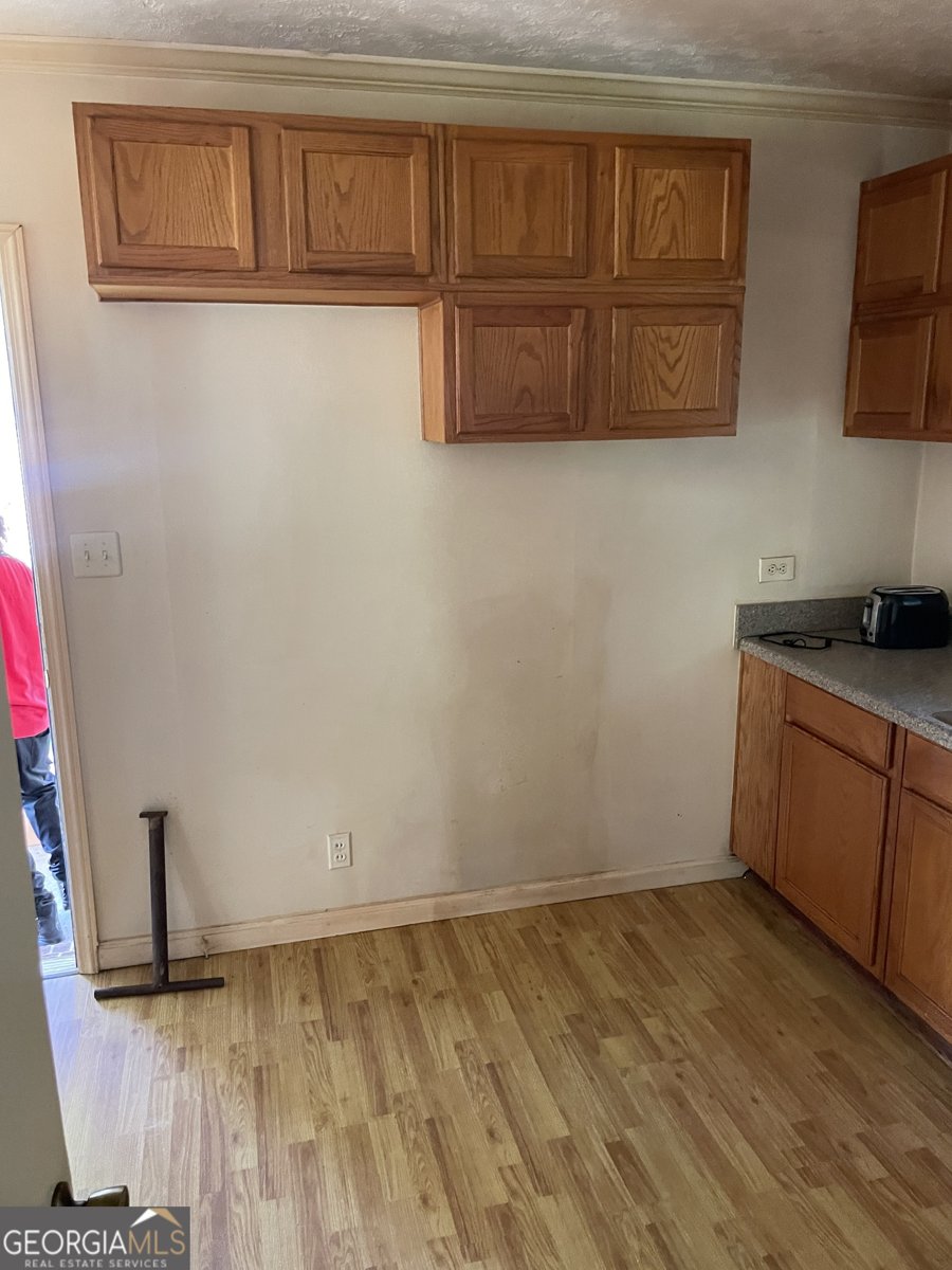221 James Street Winder - 5