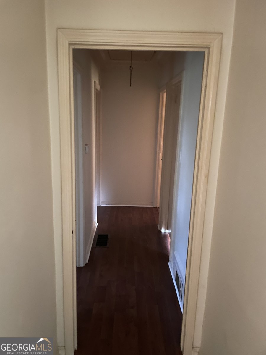 221 James Street Winder - 8