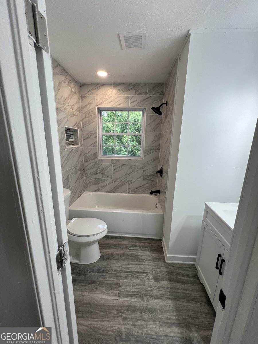 10591 Flat Shoals Road Covington - 9