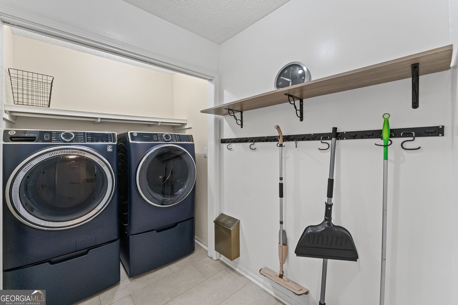 220 Hollyridge Drive Roswell - 23