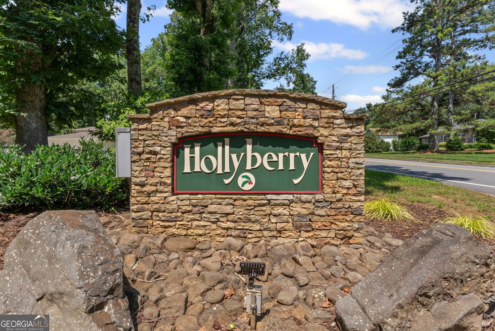 220 Hollyridge Drive Roswell - 6