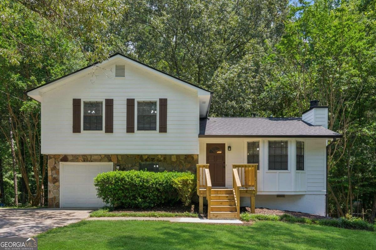 4030 Tanglewood Road Snellville - 1